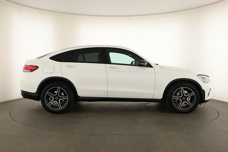Mercedes-Benz GLC (2019) 200 - fotka 6 z 20