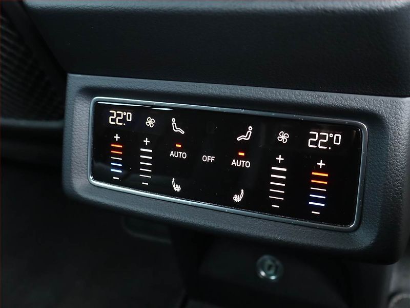 Audi e-tron (2020) S-Line 50 quattro - fotka 18 z 27