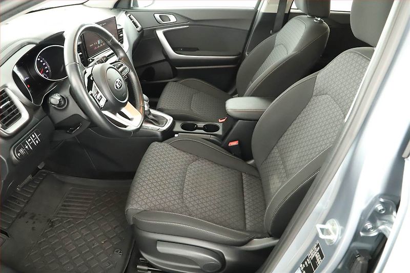 Kia Ceed (2021) 1.5 T-GDI MHEV, Automat, ČR - fotka 7 z 16