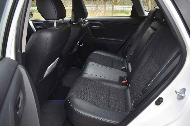 Toyota Auris hybrid je dlouhověká ojetina s nízkou spotřebou