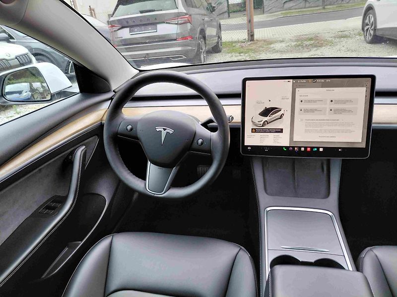 Tesla Model 3 AWD Long Range SOH-92% - fotka 12 z 17