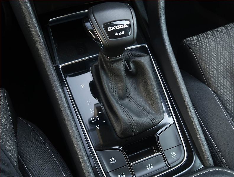 Škoda Karoq (2023) Ambition Plus 2.0 TDI, 4X4,DSG - fotka 13 z 25
