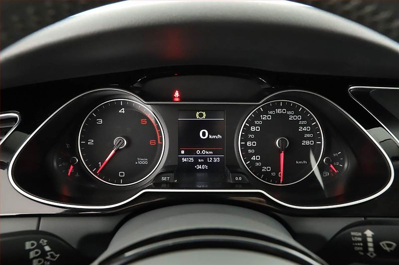 Audi A4 (2015) 2.0 TDI, Navi, Bi-Xenony - fotka 9 z 16