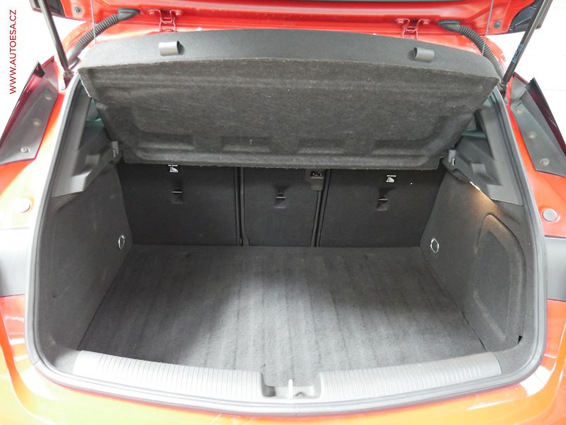 Opel Astra (2019) 1.6 CDTi, AT - fotka 7 z 23