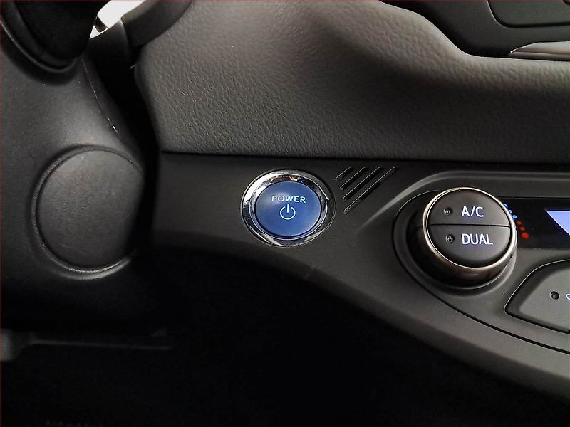 Toyota Yaris (2016) 1.5 Hybrid, Automat, ČR,1.maj - fotka 19 z 20