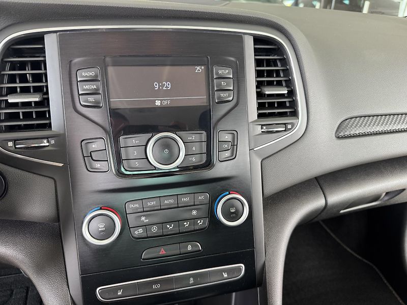Renault Mégane 1,3 TCe*KeyLess*PDC*1.Maj*ČR - fotka 19 z 29