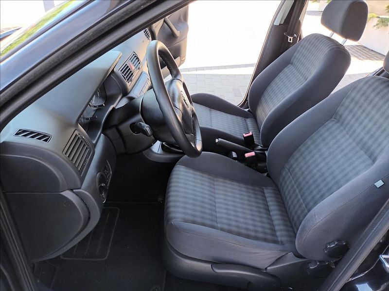 Škoda Octavia 1,6 MPI,75KW,KLIMA,SERVIS,KOLA - fotka 14 z 39