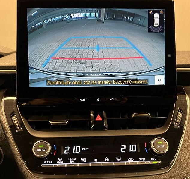 Toyota Corolla 1.8 Hybrid AT EXECUTIVE - fotka 6 z 16