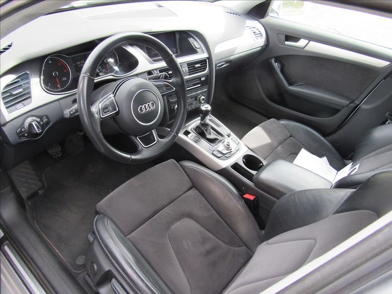 Audi A4 Avant 2,0 TDi 130KW Attraction - fotka 9 z 36