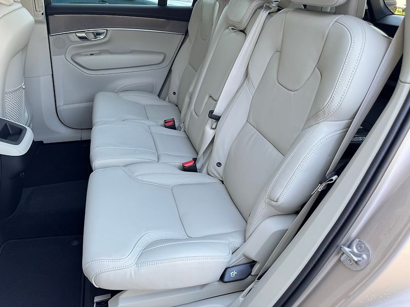 Volvo XC90 (2026) PLUS B5, kamery 360°, ventilac - fotka 13 z 23
