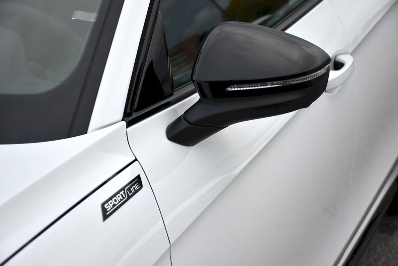 Škoda Superb (2025) Combi Sportline 2,0 TDI 142 kW - fotka 7 z 42