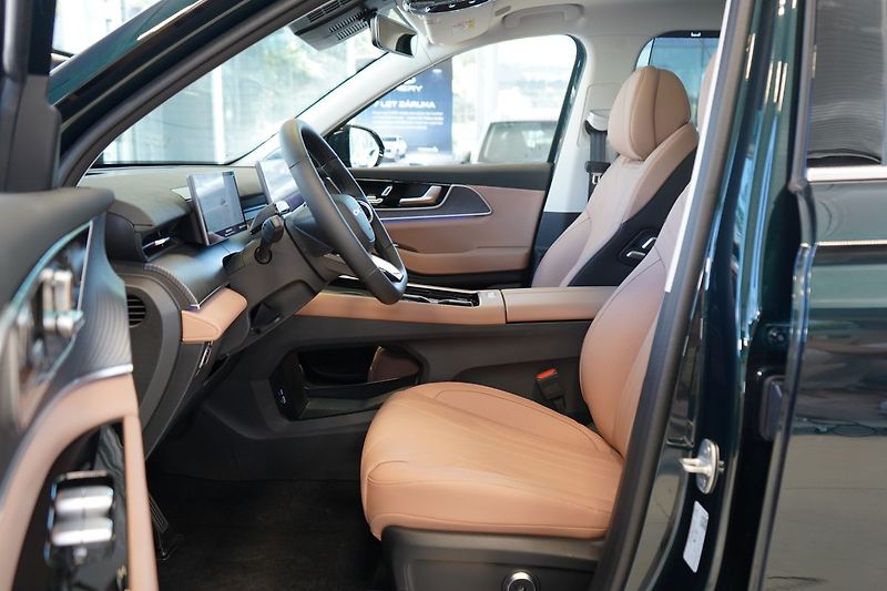 Chery Ostatní (2026) UNIQUE 1.5 TGDI PHEV - fotka 17 z 57