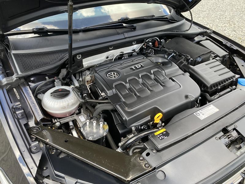 Volkswagen Passat 2.0TDi 150PS DSG 113000TKM!!!! - fotka 76 z 152