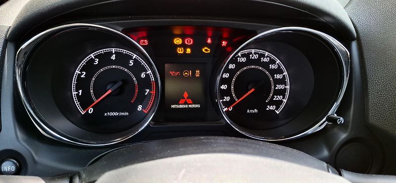 Mitsubishi ASX 1.6 86 kw - fotka 24 z 41