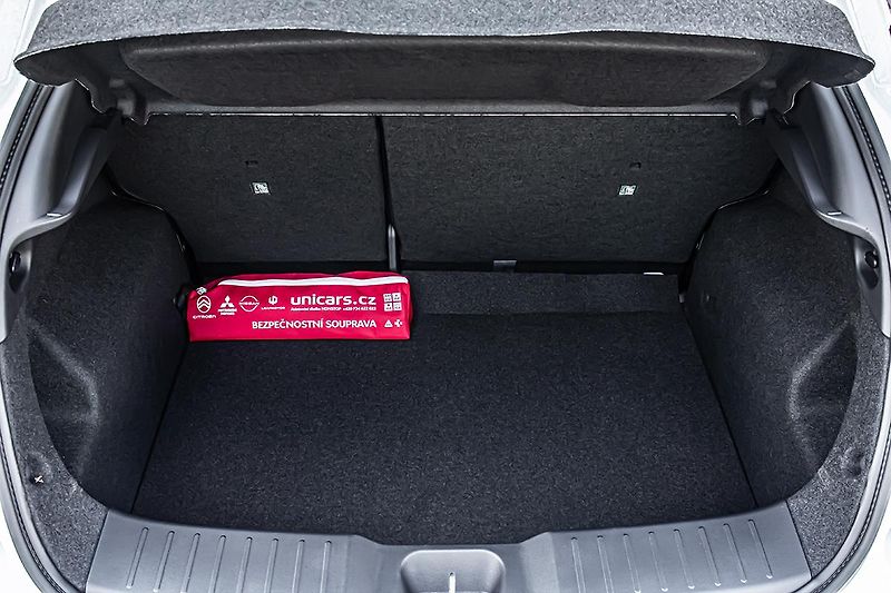 Nissan Juke 1,0 DIG-T 2WD 7DCT N-CONNECTA - fotka 7 z 18