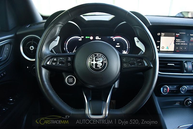 Alfa Romeo Stelvio 2.2D 16V 154kW Veloce AT8-Q4 - fotka 27 z 51