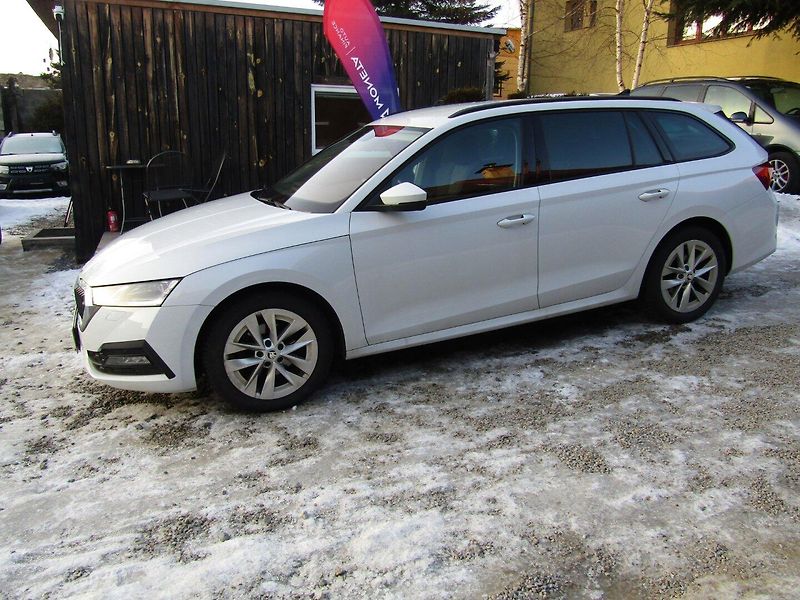 Škoda Octavia (2020) 2.0 TDI 110kW DSG ACC MATRIX - fotka 2 z 43