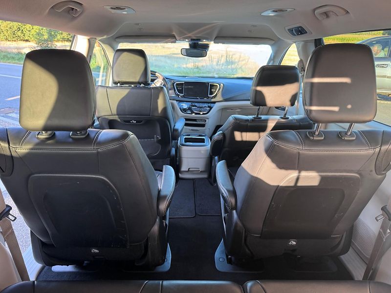 Chrysler Pacifica (2023) 3,6 Hybrid RU Radar Limit 2023 - fotka 8 z 20