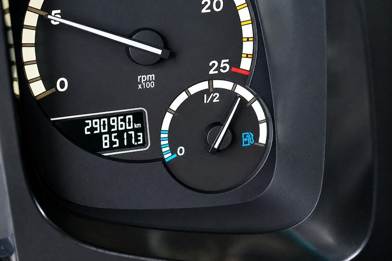 Mercedes-Benz (2018) ANTOS / 1833 / E 6 / KONTENER  - fotka 12 z 43