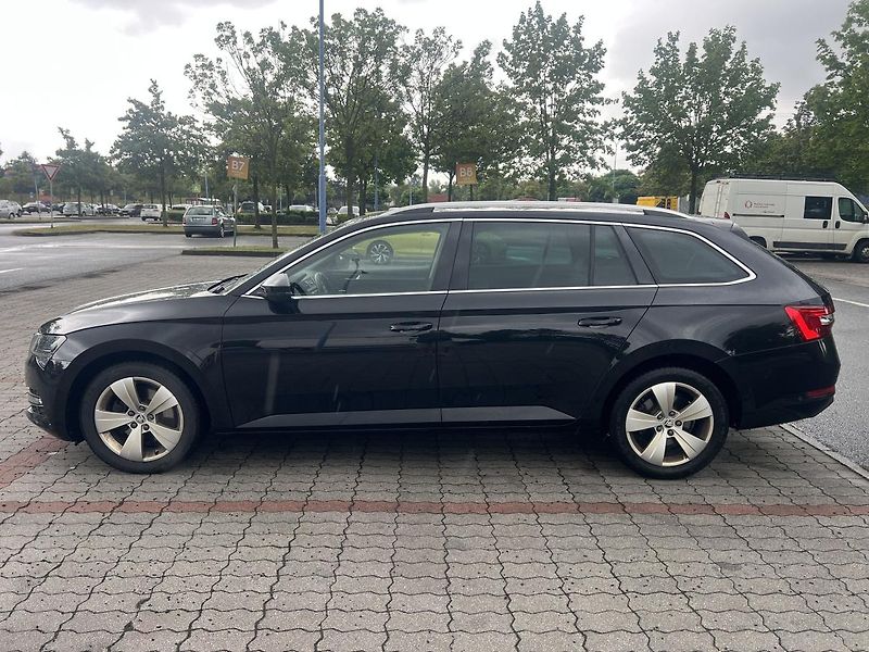 Škoda Superb (2023) 2.0TDI 110kW DSG Style Plus - fotka 2 z 13