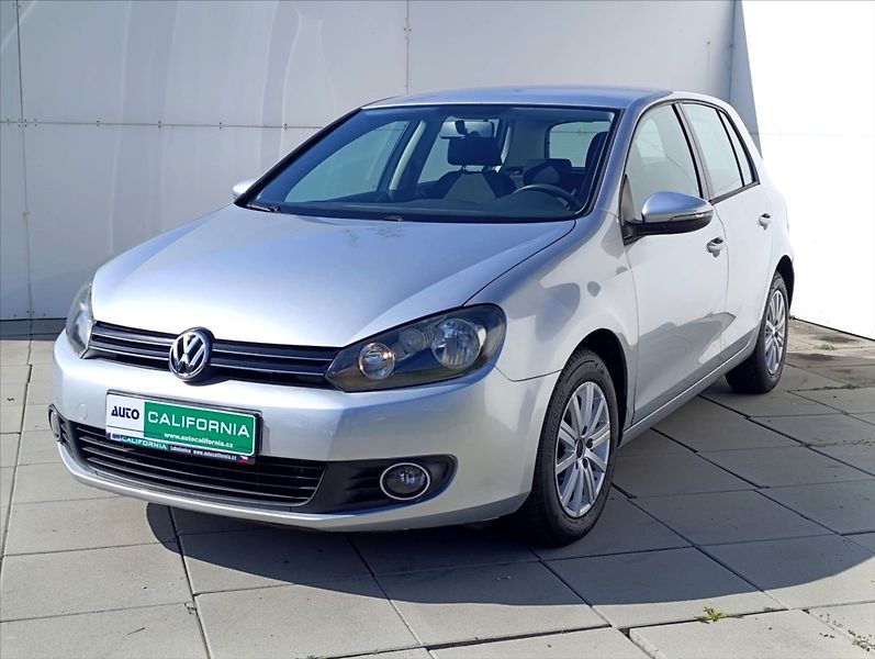 Volkswagen Golf 1,6 TDi Klimatizace Tempomat - fotka 2 z 27