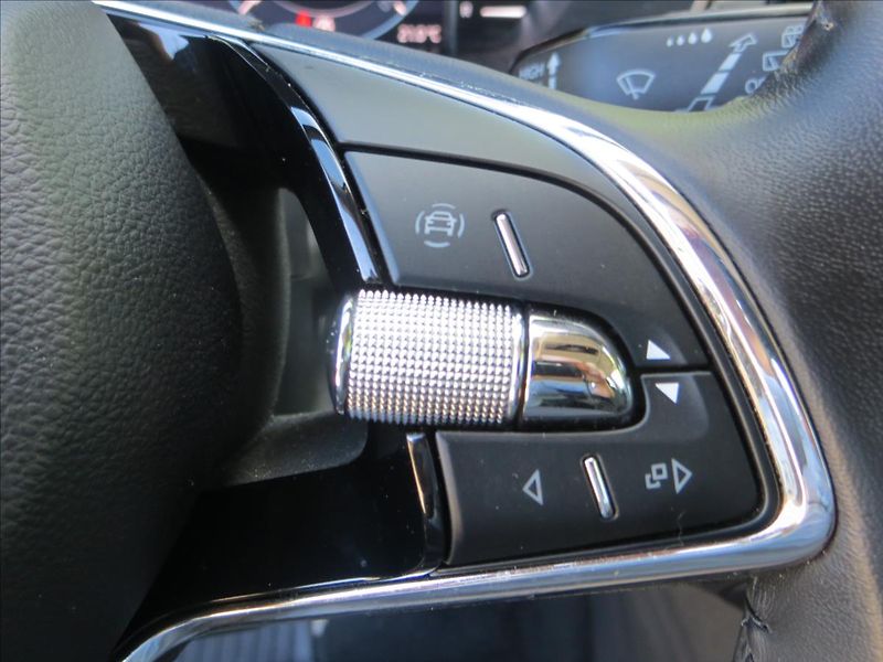 Škoda Octavia 2,0 TDI Ambition Combi ČR - fotka 20 z 24