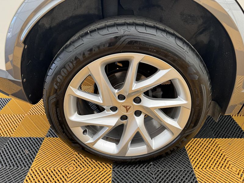 Cupra Formentor 1.5Tsi*CZ*DPH*1-MAJ*ZARUKA* - fotka 19 z 43