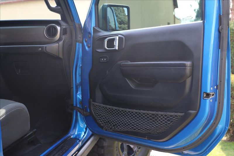 Jeep Gladiator 3,6 V6 - fotka 45 z 63