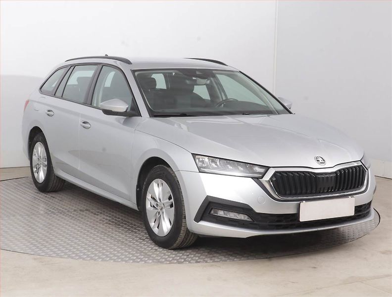 Škoda Octavia (2022) Ambition 2.0 TDI, ČR,1.maj - fotografie inzerátu
