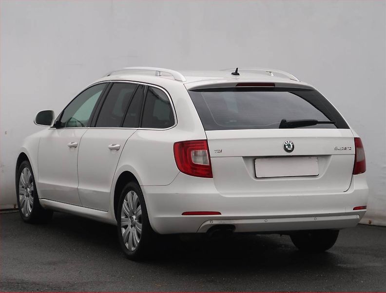 Škoda Superb (2010) Ambition 2.0 TDI, Serv.kniha - fotka 4 z 18