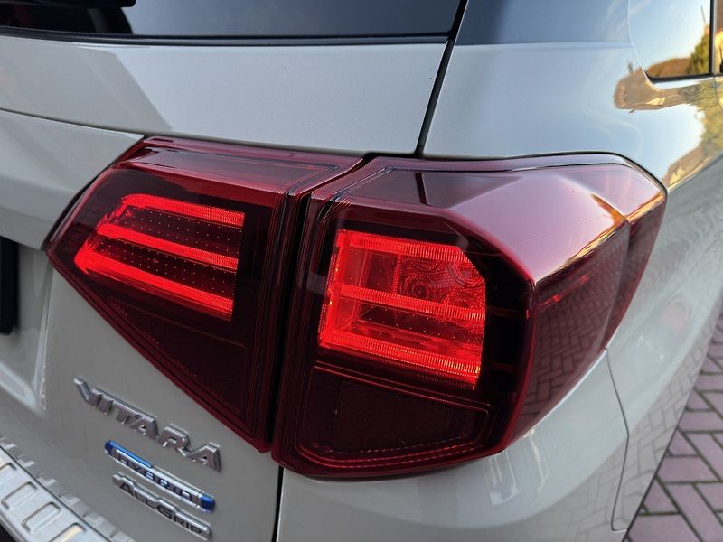 Suzuki Vitara (2021) 1.4i BoosterJet Allgrip LED - fotka 38 z 48