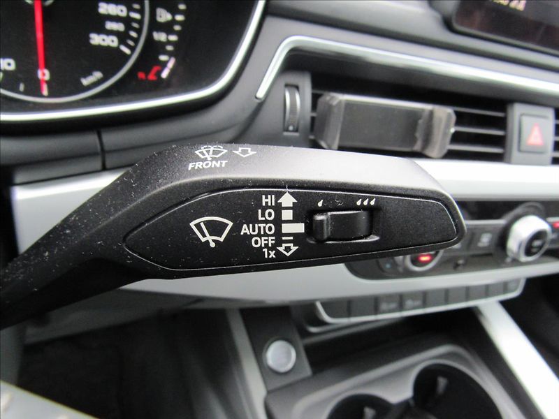 Audi A4 2,0 TDI 110kW Sedan - fotka 24 z 34