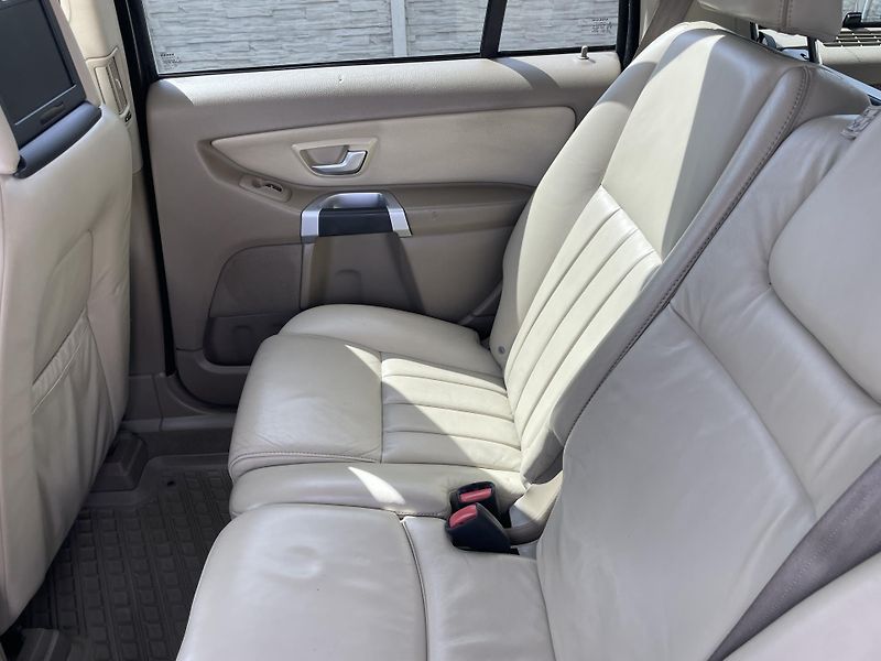 Volvo XC90 2.5TDi D5 200PS AWD R-DESIGN!! - fotka 115 z 180