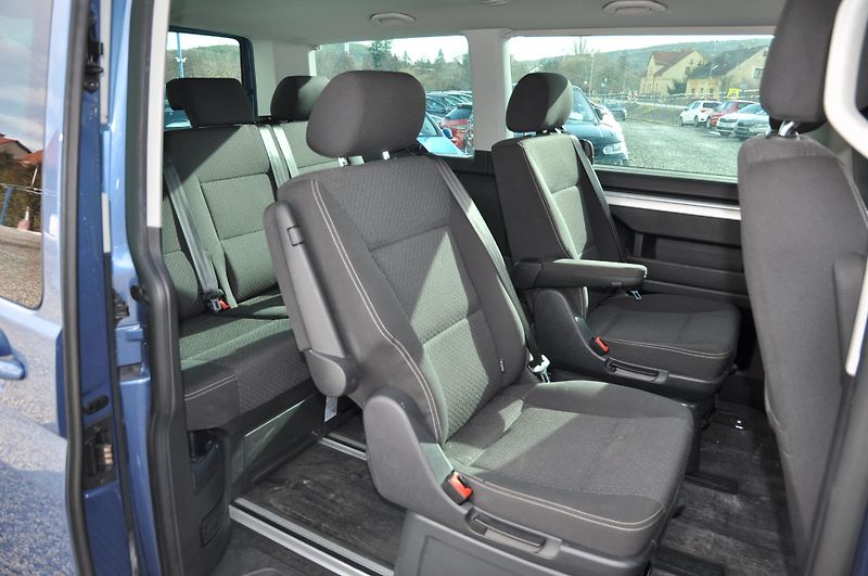 Volkswagen Multivan 2.0TDi 110kW Automat - fotka 8 z 17