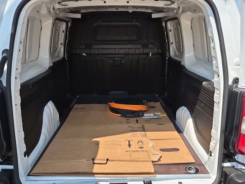 Toyota ProAce Active Full Electric - fotka 23 z 24