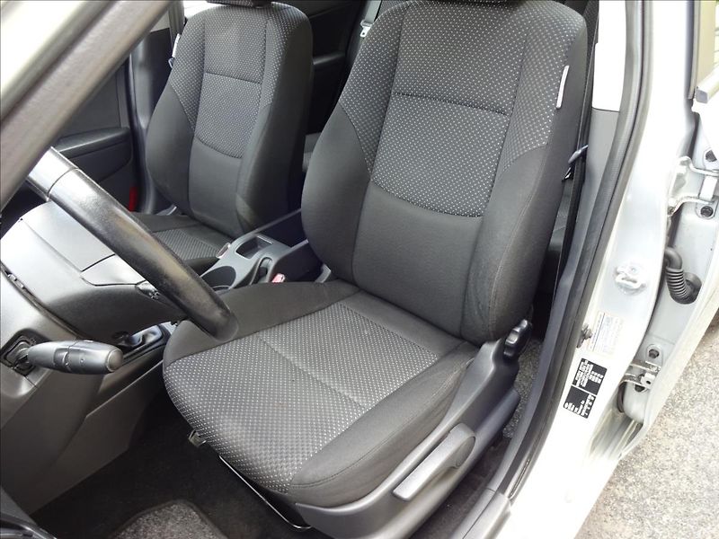 Hyundai i30 1,4i 16V 80kW LPG COMBI - fotka 16 z 46