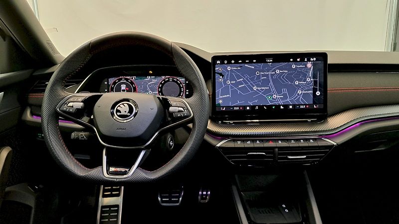 Škoda Octavia (2024) 2.0 TSI RS 195 kW A7F - fotka 5 z 23