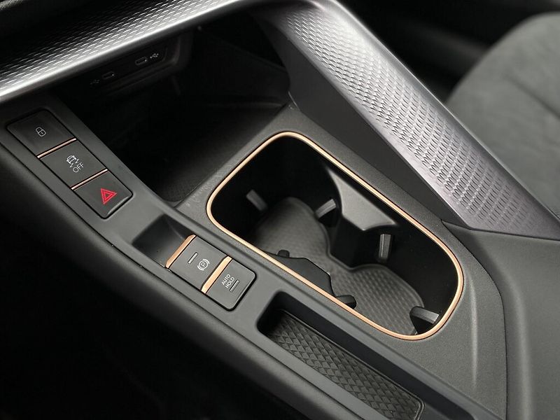 Cupra Terramar DSG 4WD 2,0 TSi 150 kW - fotka 24 z 30