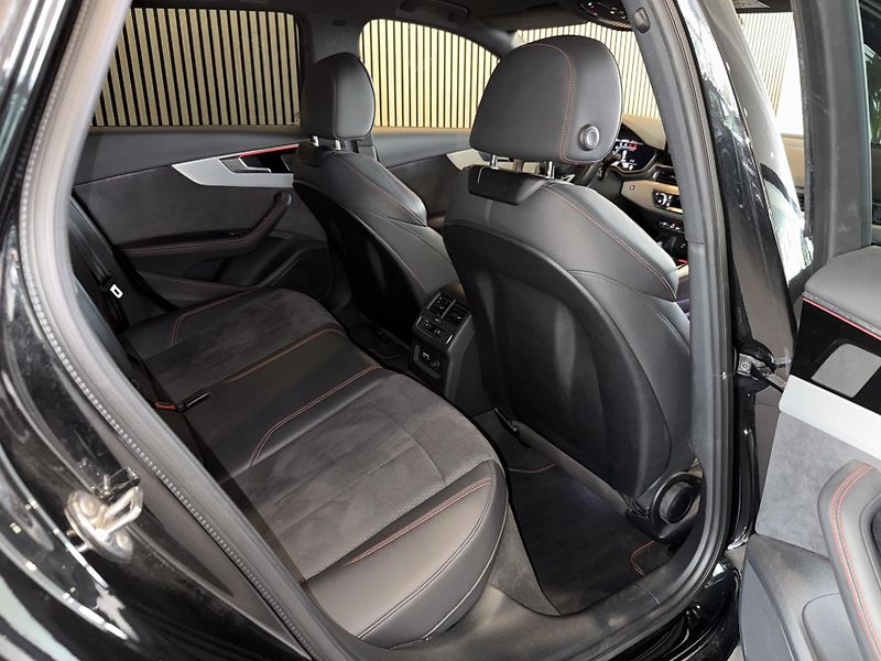 Audi A4 Avant 40 TDI Quattro Comp+ Matrix CZ - fotka 13 z 38