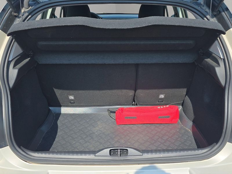 Citroën C3 (2024) 1.2 PureTech 61kw, 1.maj., aut - fotka 23 z 24
