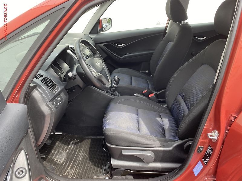 Hyundai ix20 (2012) 1.4i, ČR, Klima - fotka 9 z 16
