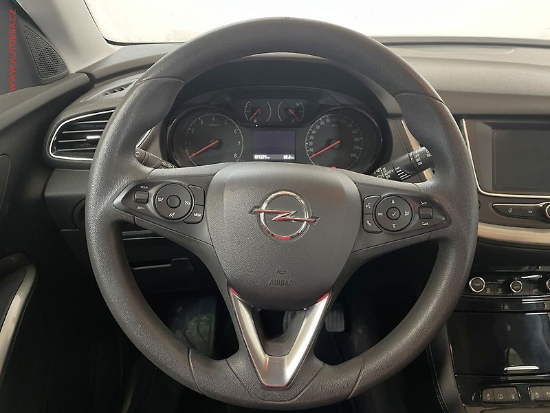 Opel Grandland X (2018) 1.2T, Edition, TZ - fotka 16 z 16