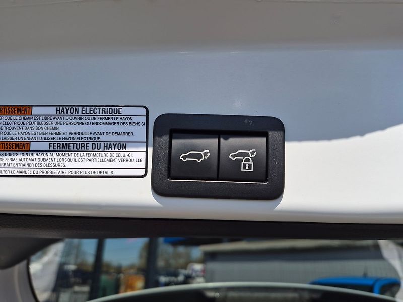 Toyota Yaris Cross 1,5 HEV Executive - fotka 18 z 20