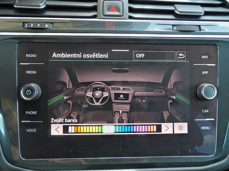 Volkswagen Tiguan 1.5TSI 110kW Virtual Life ACC - fotka 12 z 34
