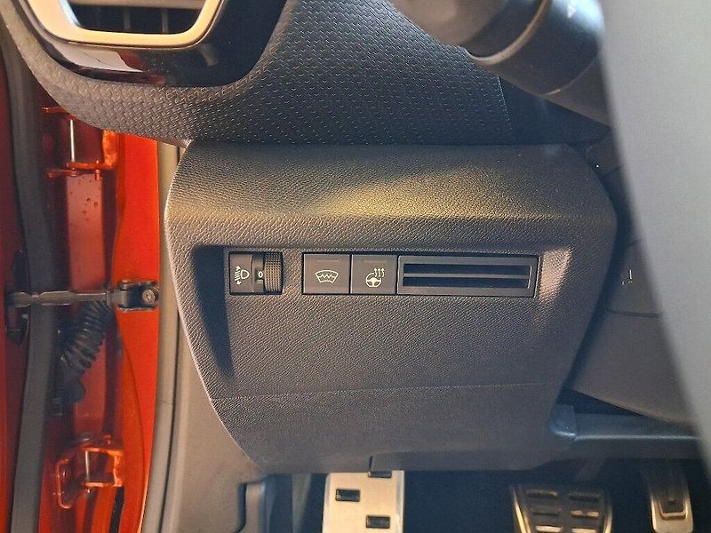 Citroën C4 1.2PT 96kW 2025 - fotka 15 z 15