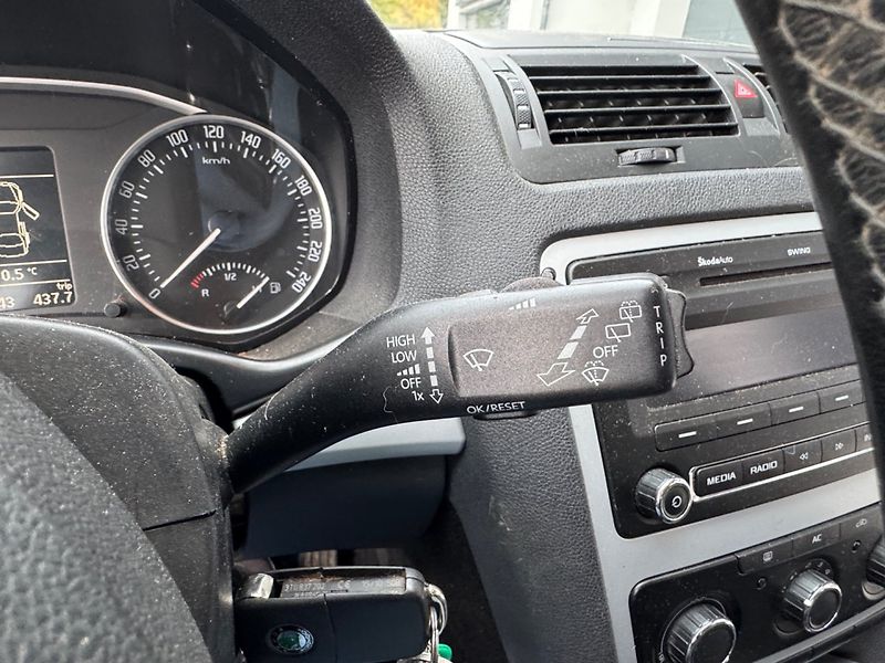 Škoda Octavia (2010) 1.6 TDi, odpočet DPH - fotka 21 z 32