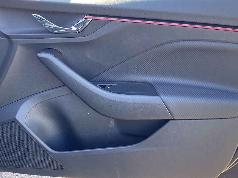 Škoda Kamiq (2025) 1.5 TSI DSG Monte Carlo - fotka 28 z 37