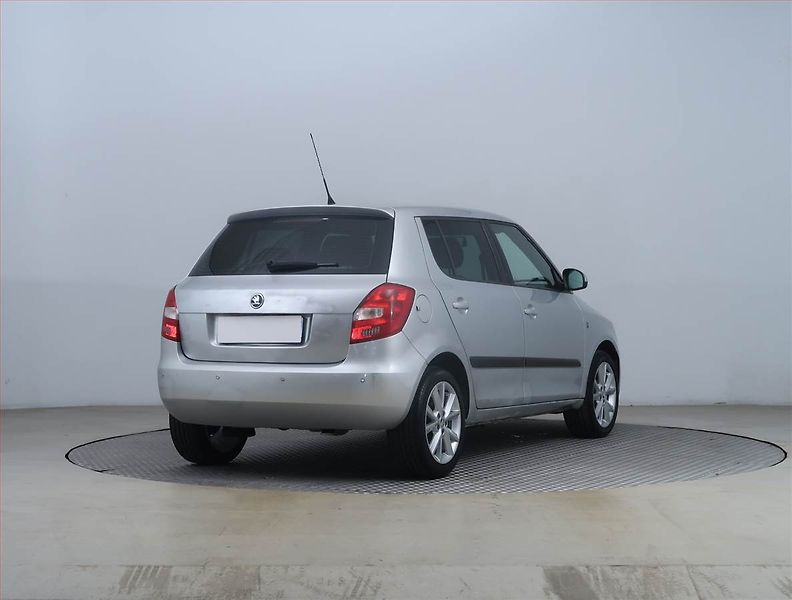 Škoda Fabia (2007) Ambiente 1.2 12V, ČR,1.maj - fotka 5 z 14