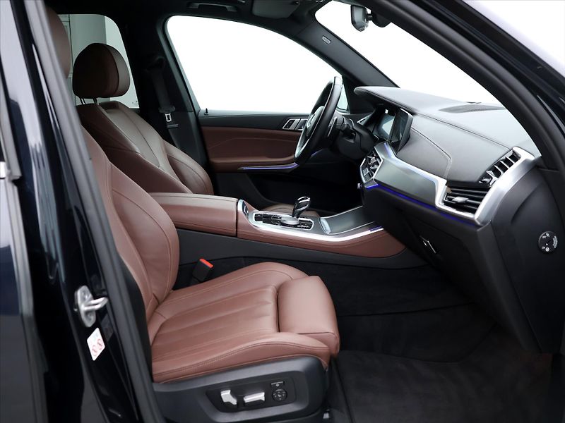 BMW X5 3,0 Xdrive40d AT Pano DPH - fotka 14 z 54