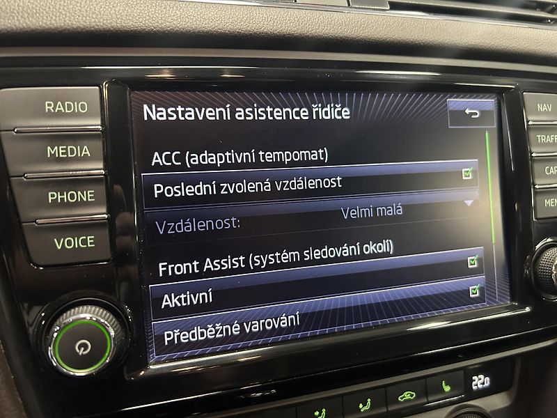 Škoda Octavia (2016) 2.0TDi L&K DSG Bi-X ACC Canton - fotka 19 z 34